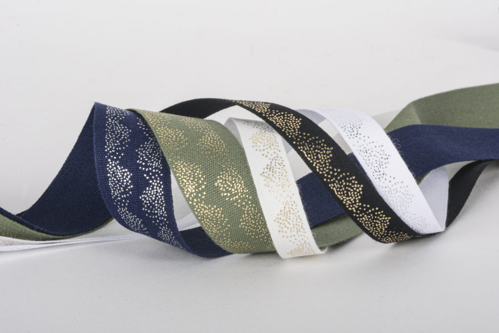 i703 - Gold glinted cotton taffeta Satab