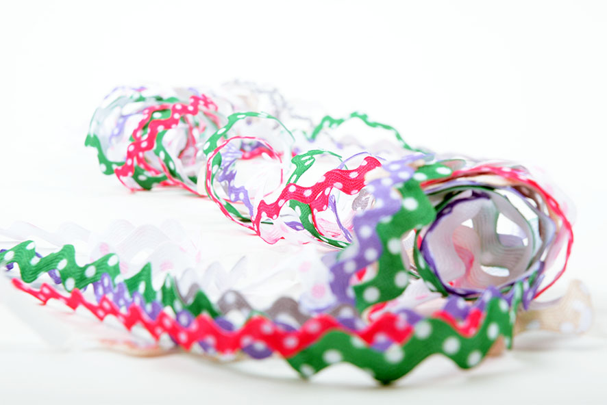 Ref i528 – Polka dot streamer Satab